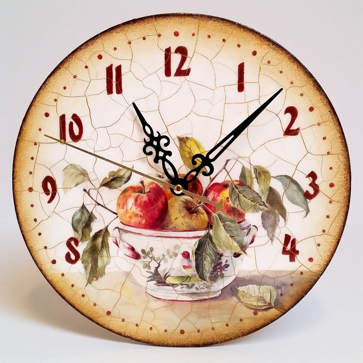 Настенные часы в технике декупаж