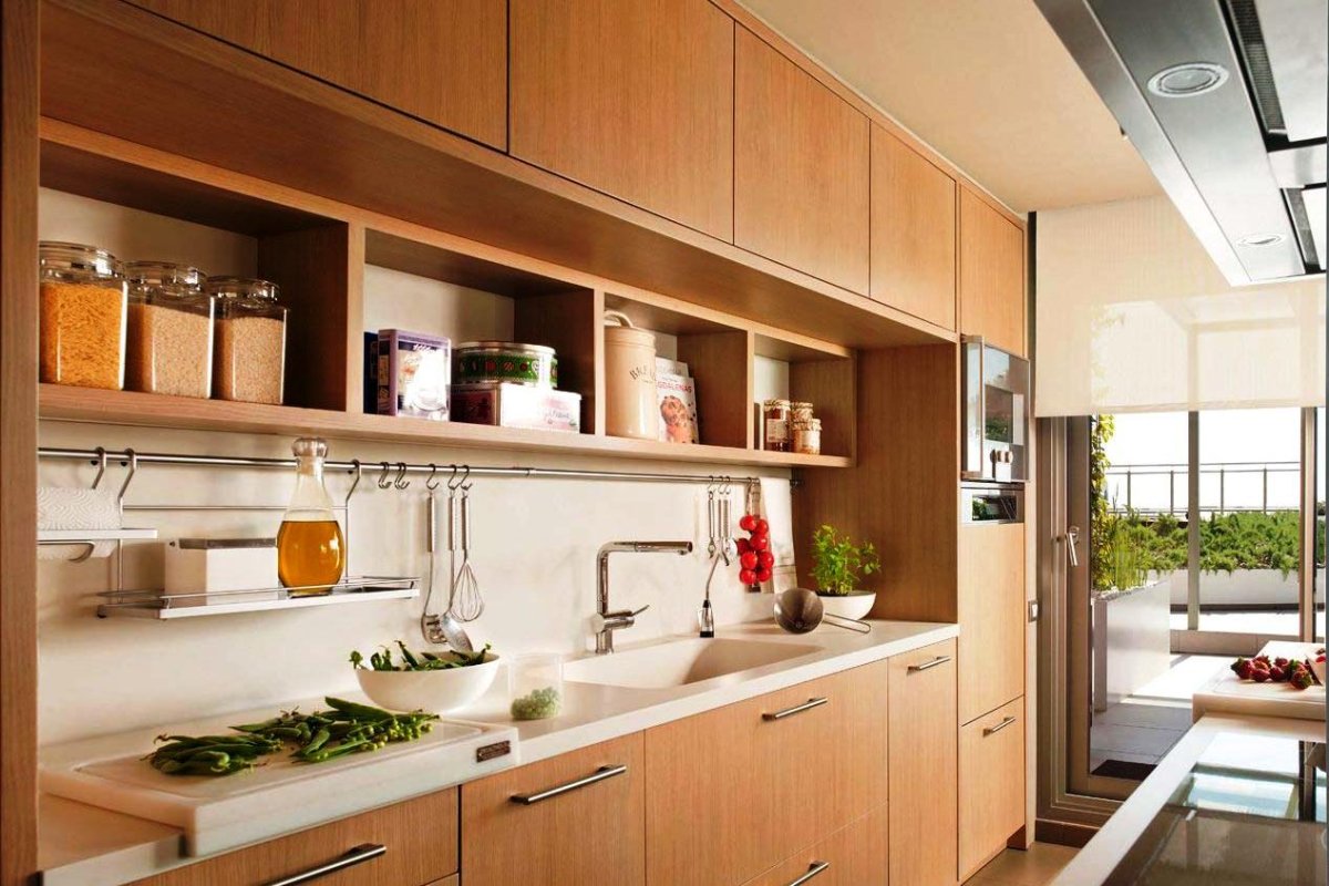 Кухня светлое дерево