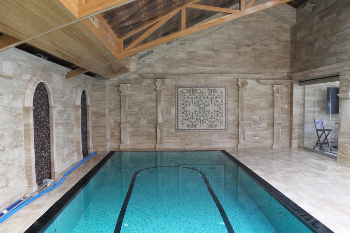 Стены бассейна в частном доме