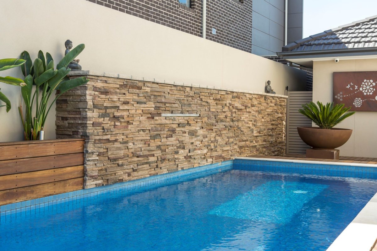 Искусственный камень для бассейна