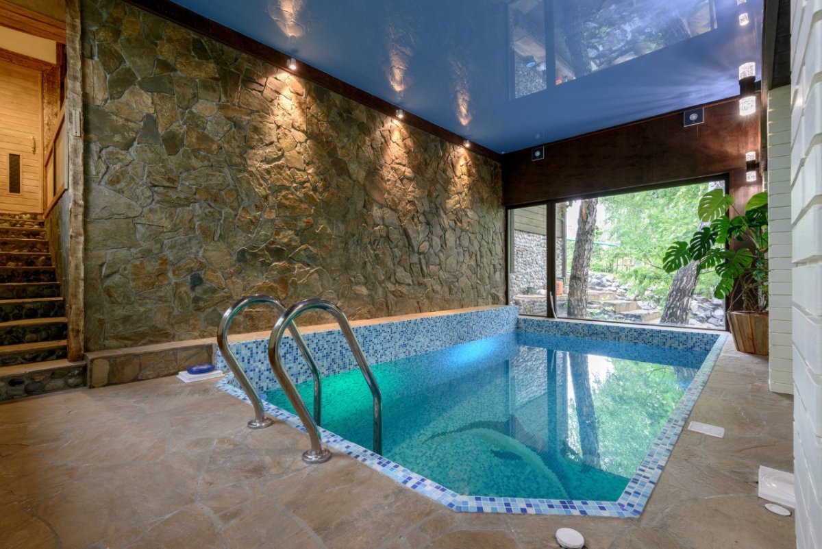 Отделка бассейна искусственным камнем