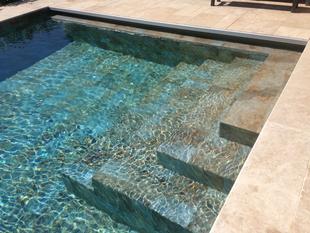 Бассейн из натурального камня