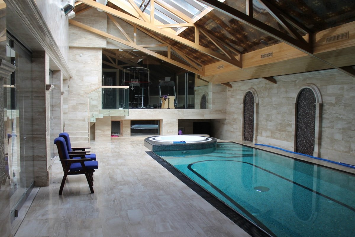 Бассейн из природного камня