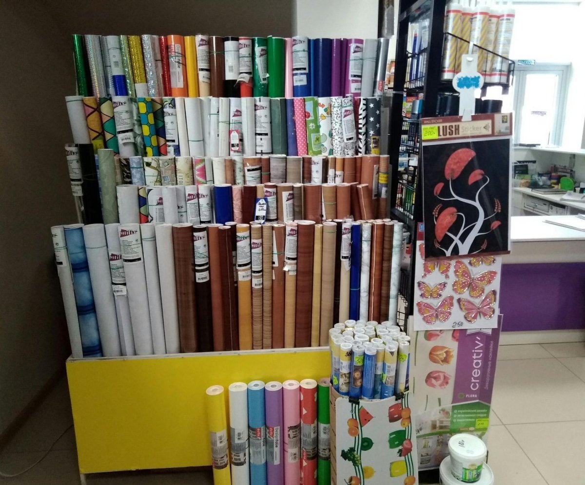 Самоклеющаяся пленка розового цвета