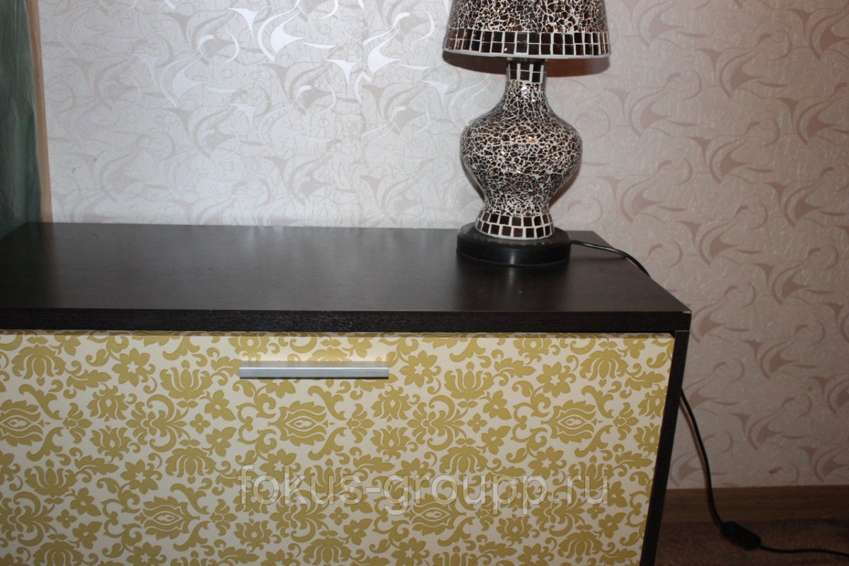 Отделка самоклеющейся пленкой