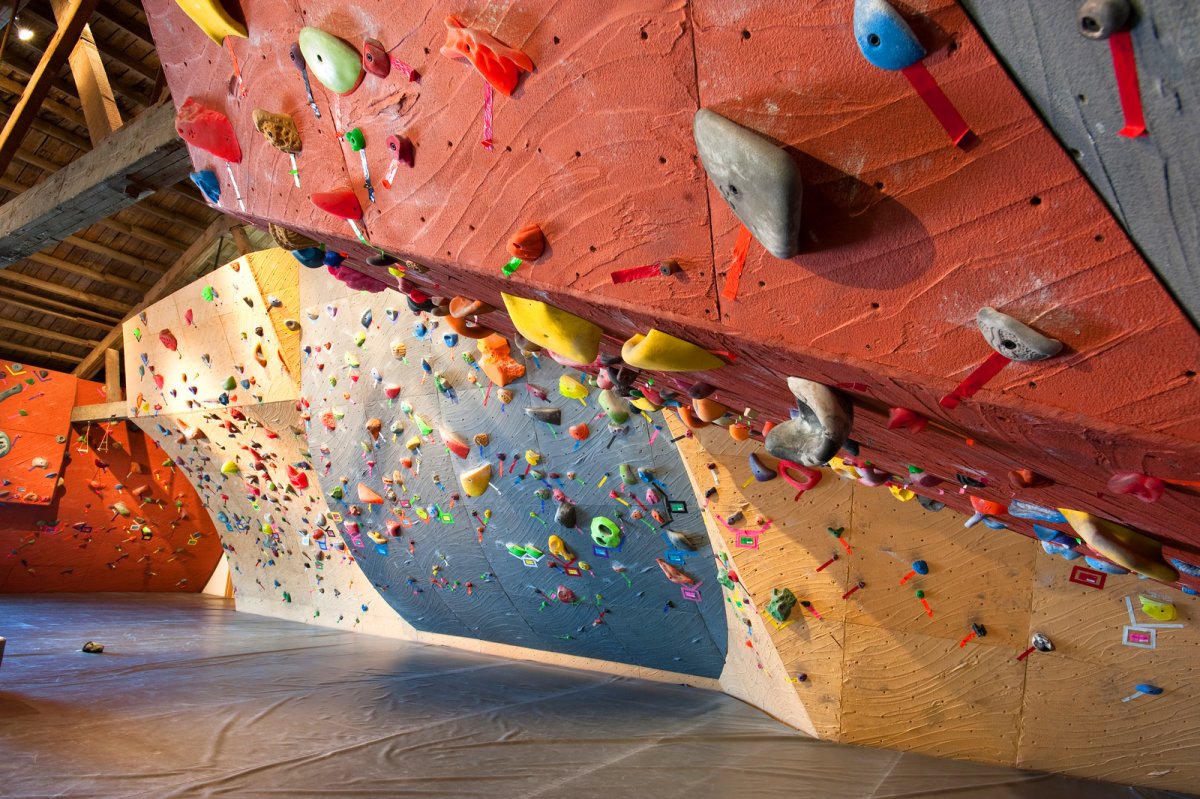 Светлановская стенка скалодром