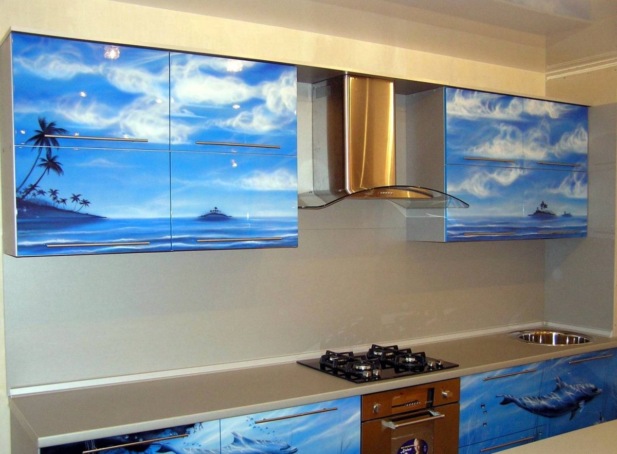 Переклеить кухню пленкой