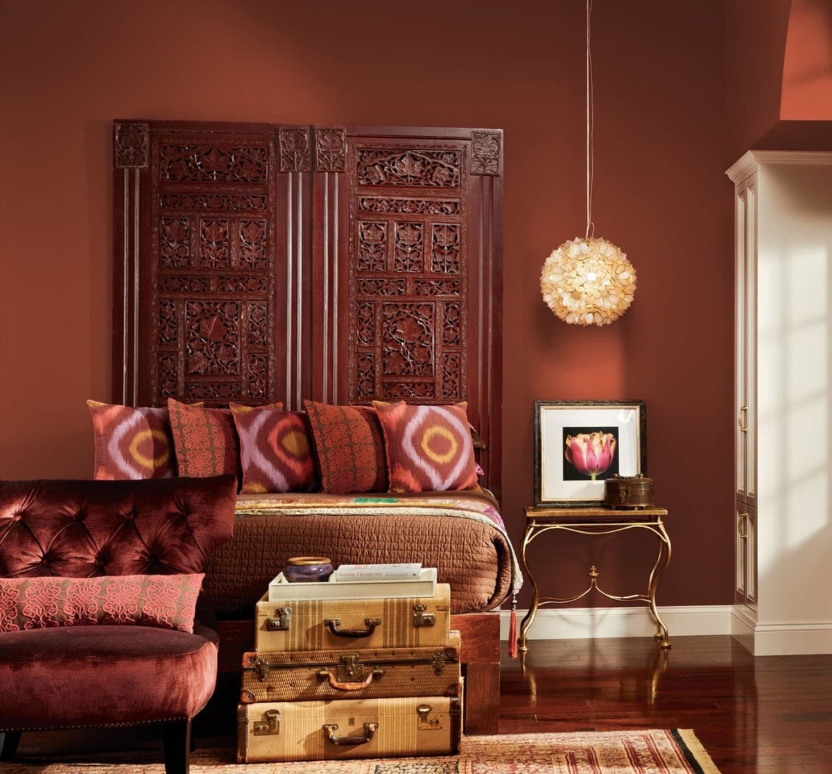 Гостиная в терракотовых тонах