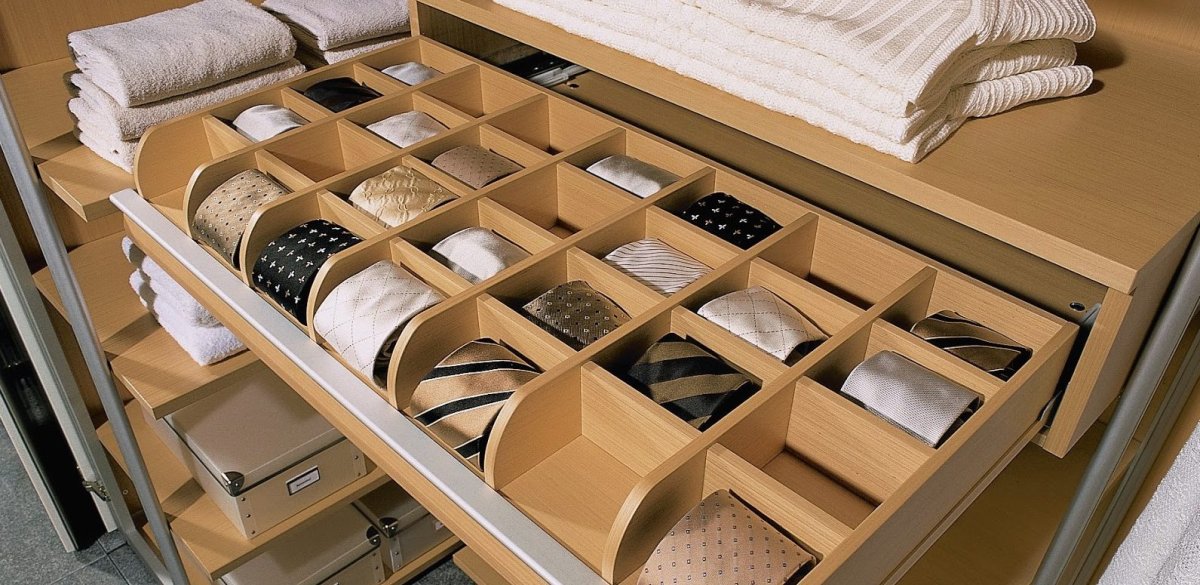 Выдвижной ящик для галстуков