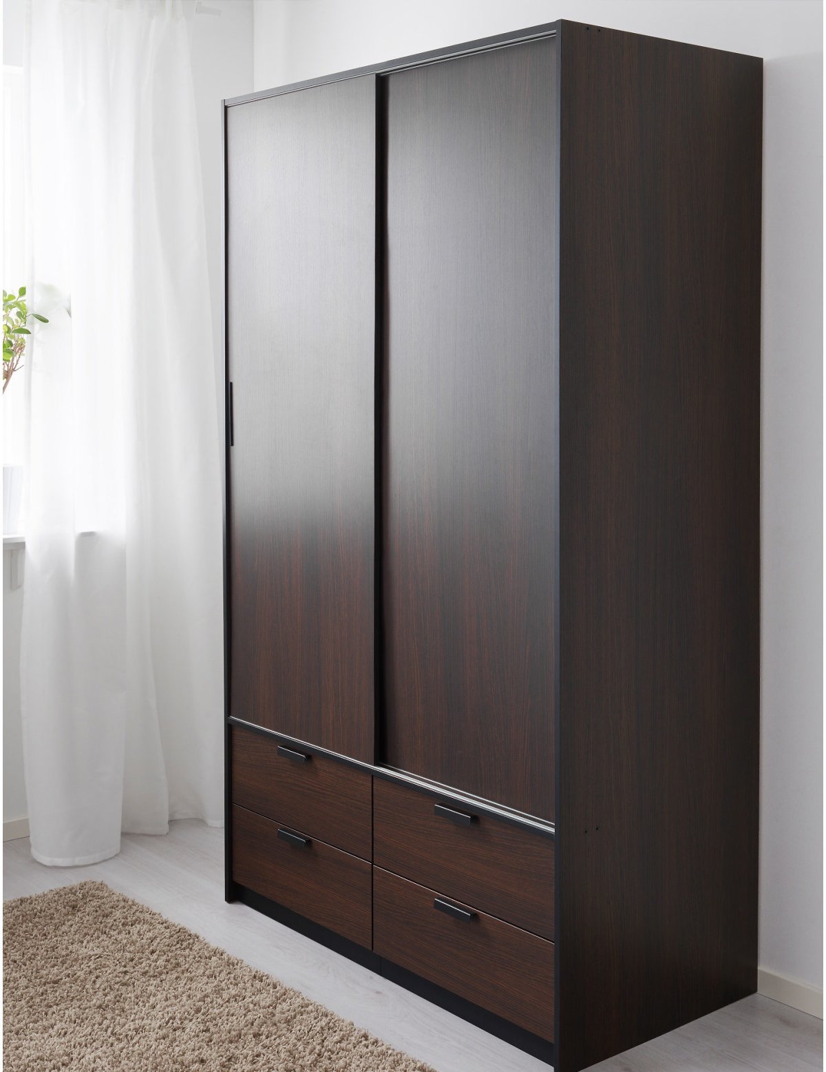 Шкаф с выдвижными ящиками