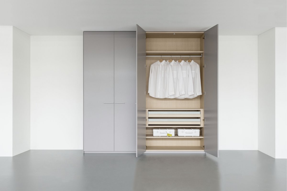 Наполнение распашного шкафа