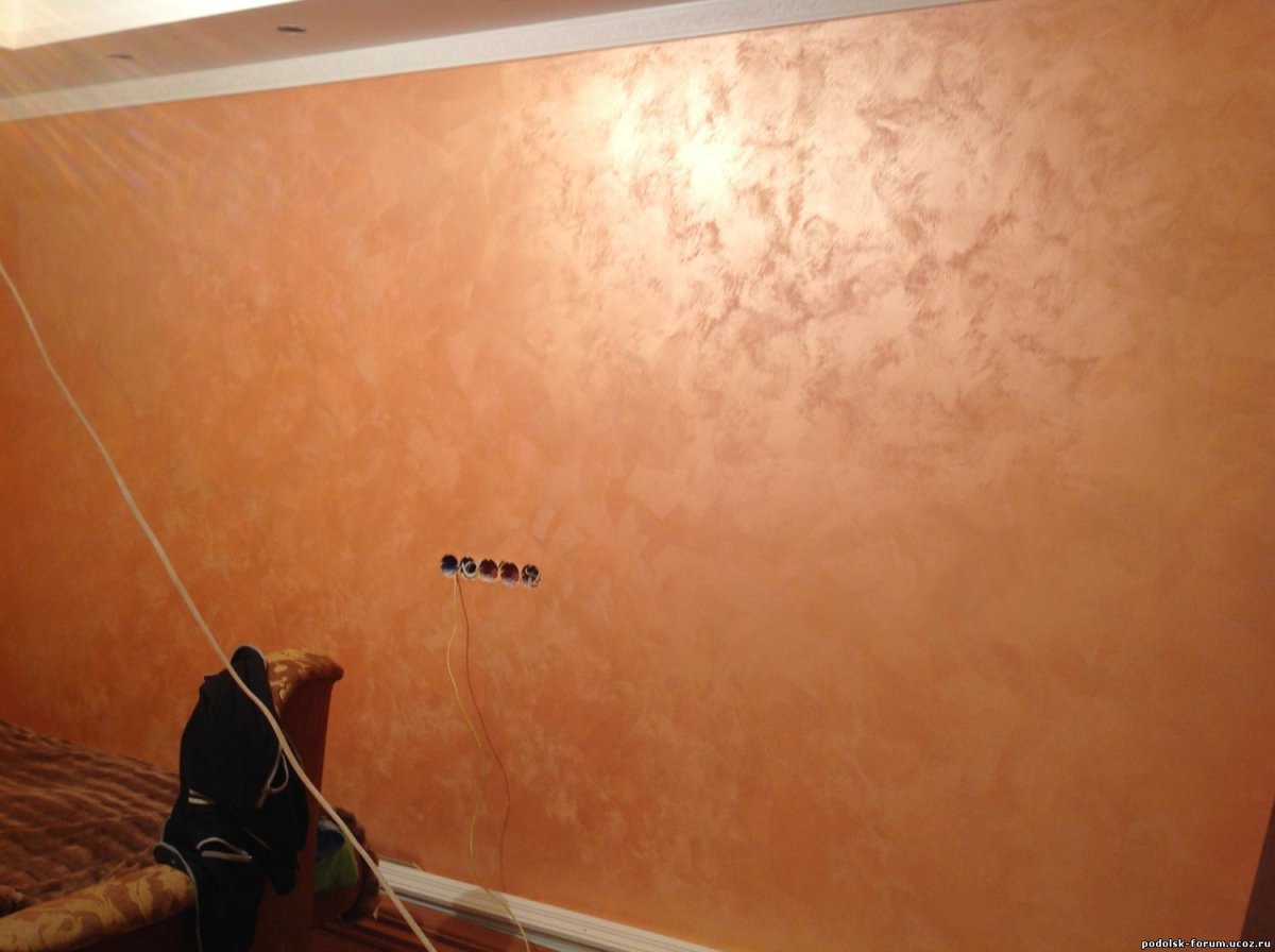 Декоративная штукатурка с эффектом песка на кухне