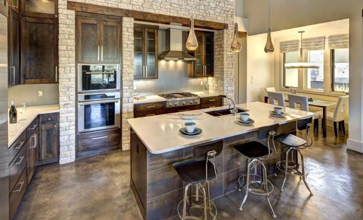 Отделка кухни под дерево