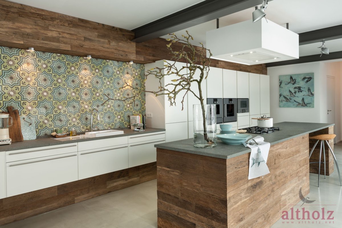 Натуральный камень в интерьере кухни