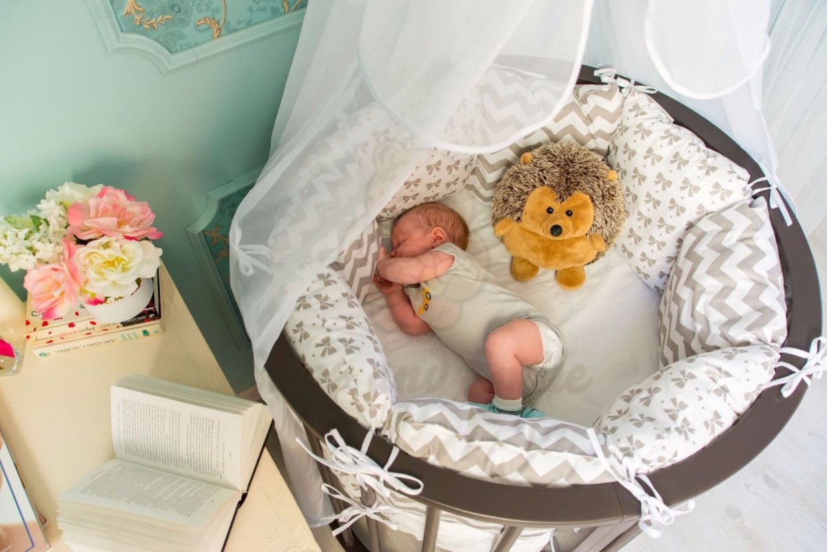 Круглая кроватка для малыша