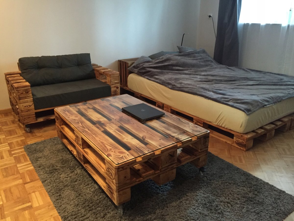 Кафе в стиле лофт мебель из паллет