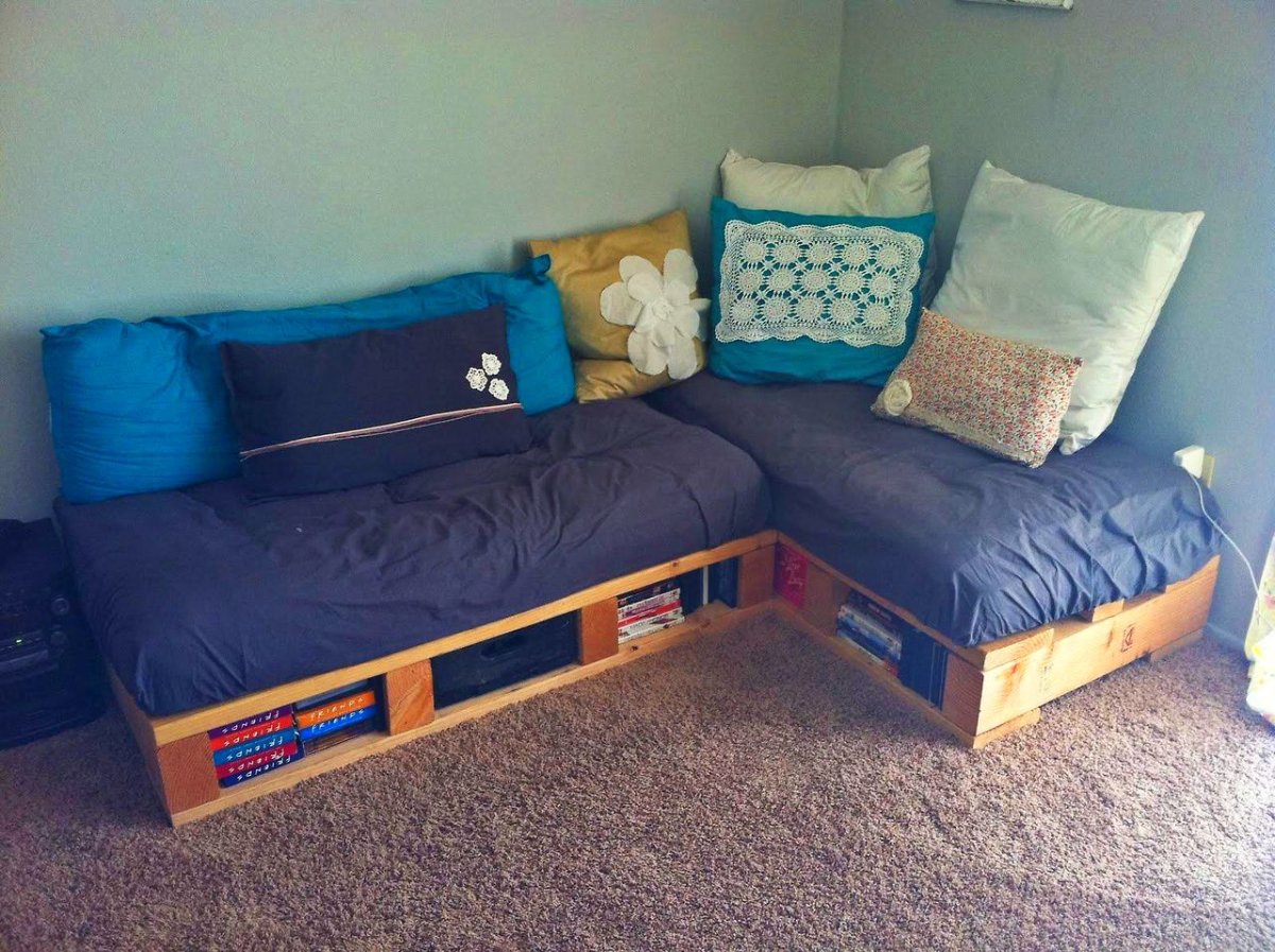 Диван кровать из поддонов