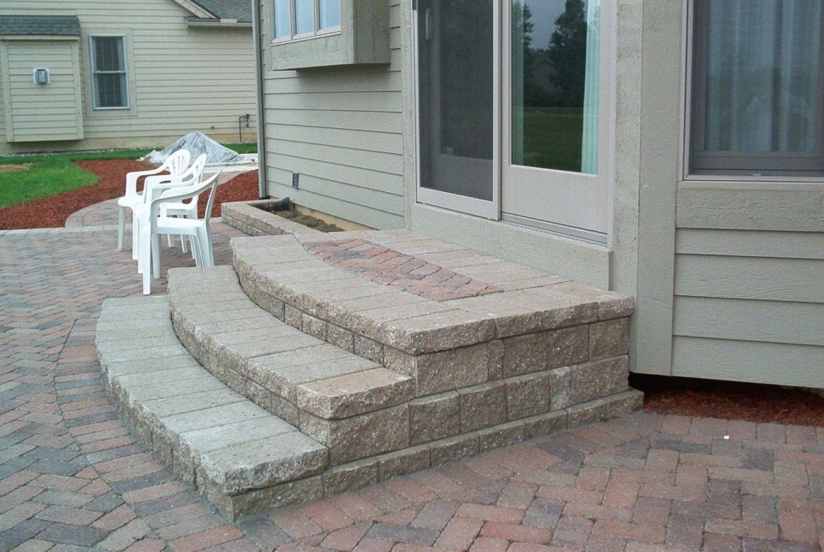 Ступени из цельного камня