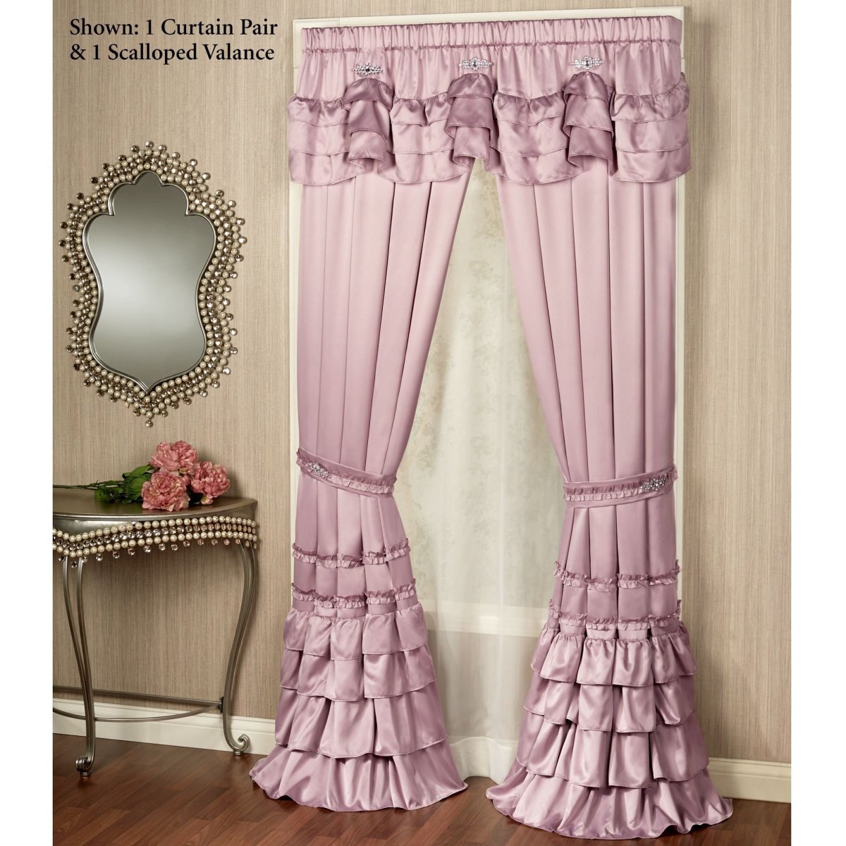 Шторы с рюшечками внизу красные