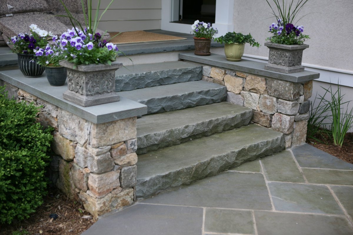 Отделка крыльца в частном доме