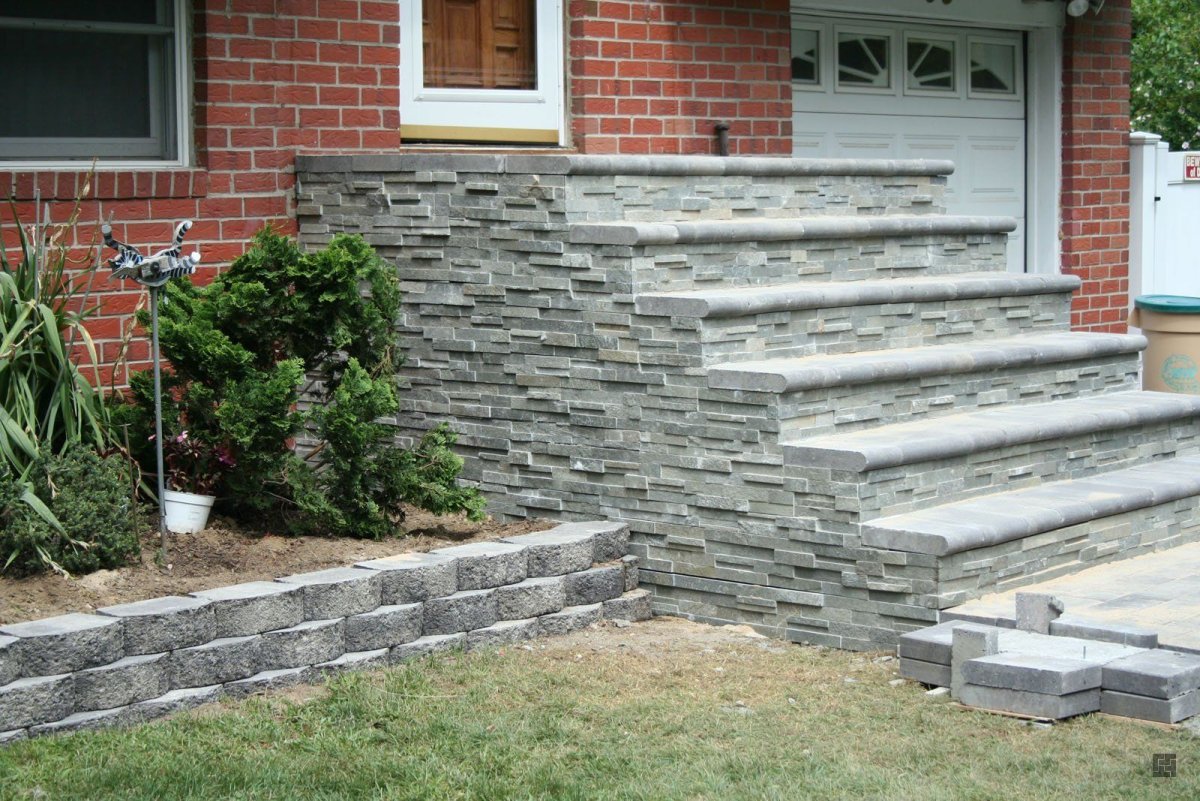 Отделка крыльца