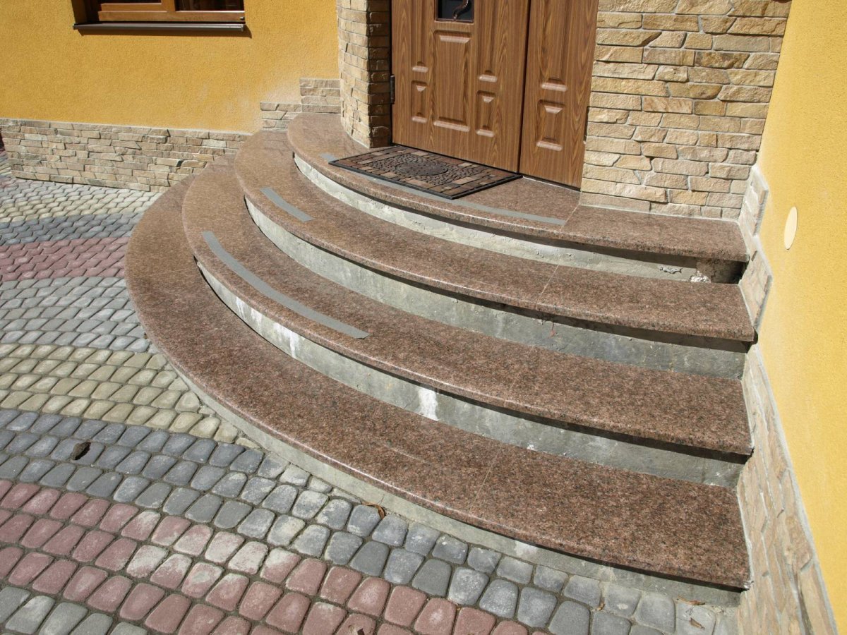 Облицовка крыльца искусственным камнем