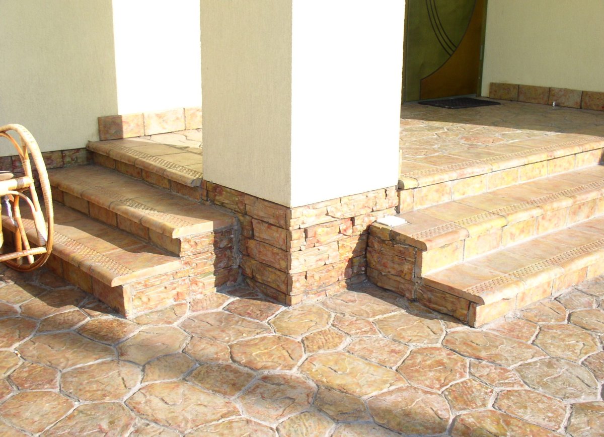 Дорожки со ступеньками из камня