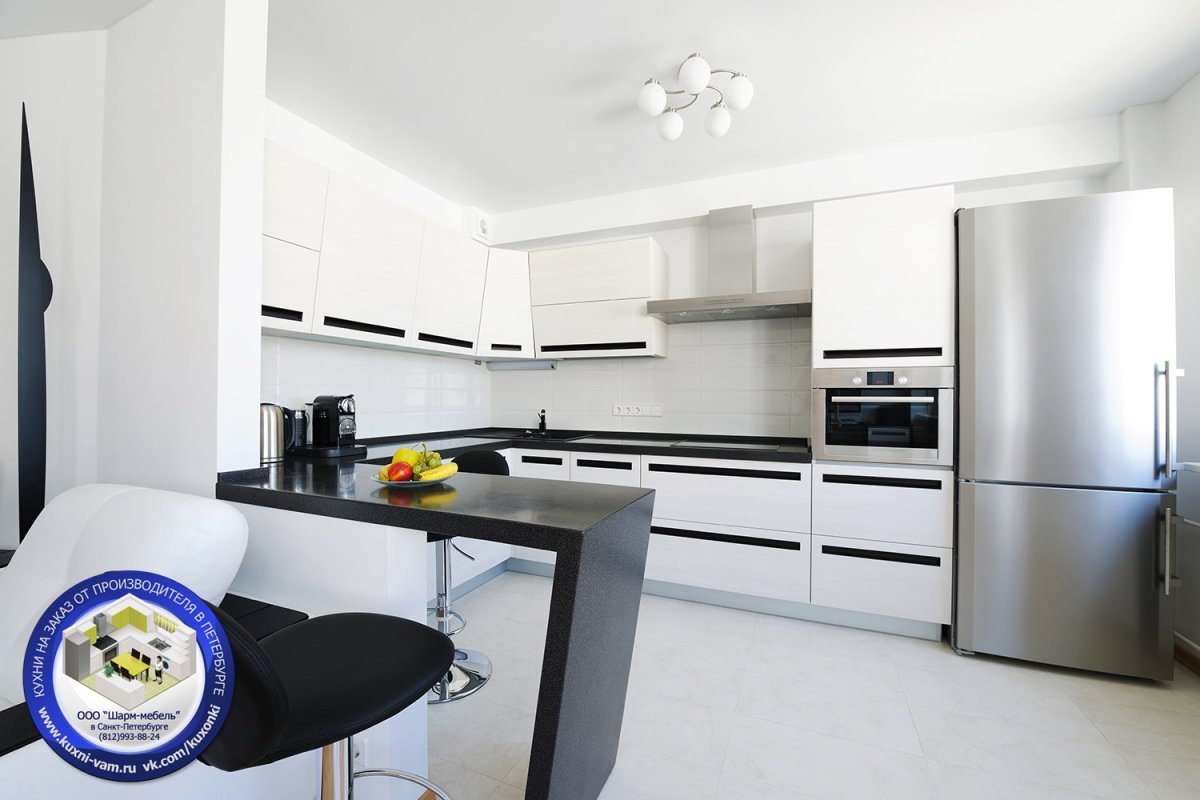 Холодильник Сайд-бай-Сайд в интерьере с кухней икеа