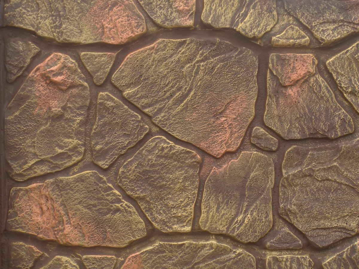 Отделка фасада диким камнем