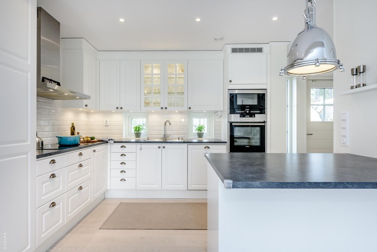 Белые кухни