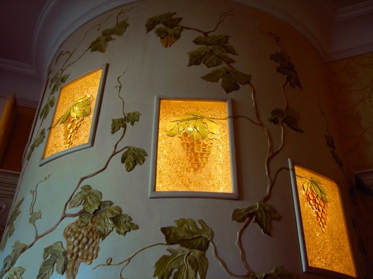 Виноградная лоза на стене