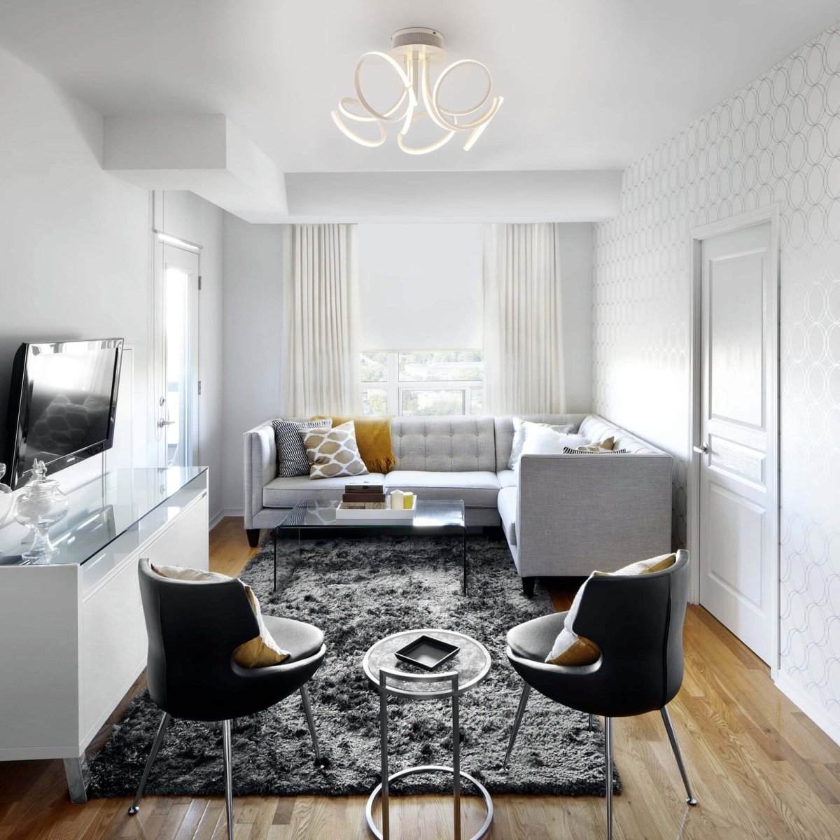 Контрастная стена в интерьере