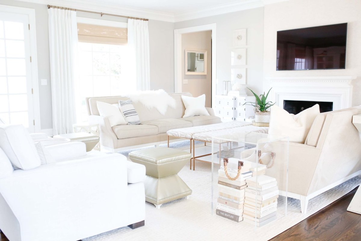 Светлый интерьер гостиной