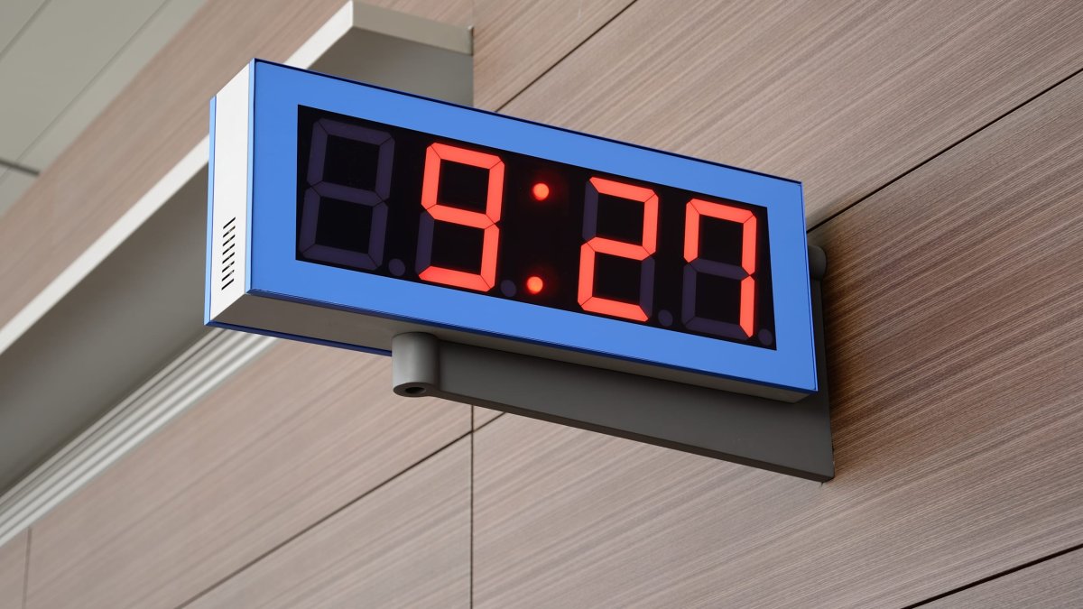 Часы настольные LAMETRIC time