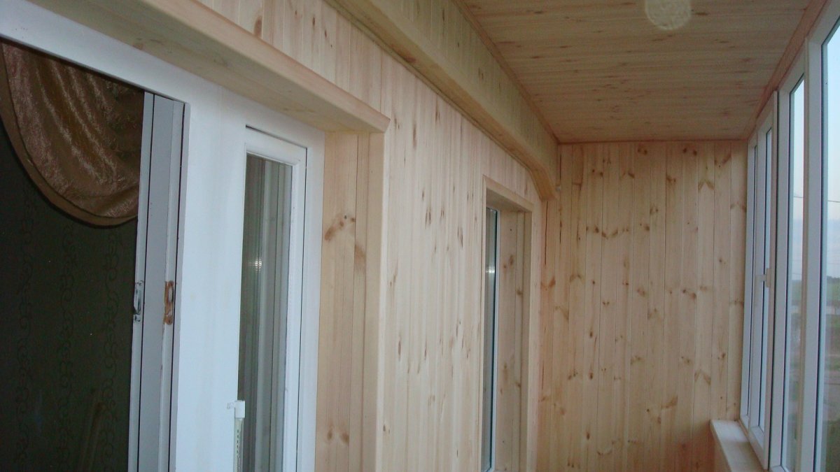 Обшивка откосов окна вагонкой