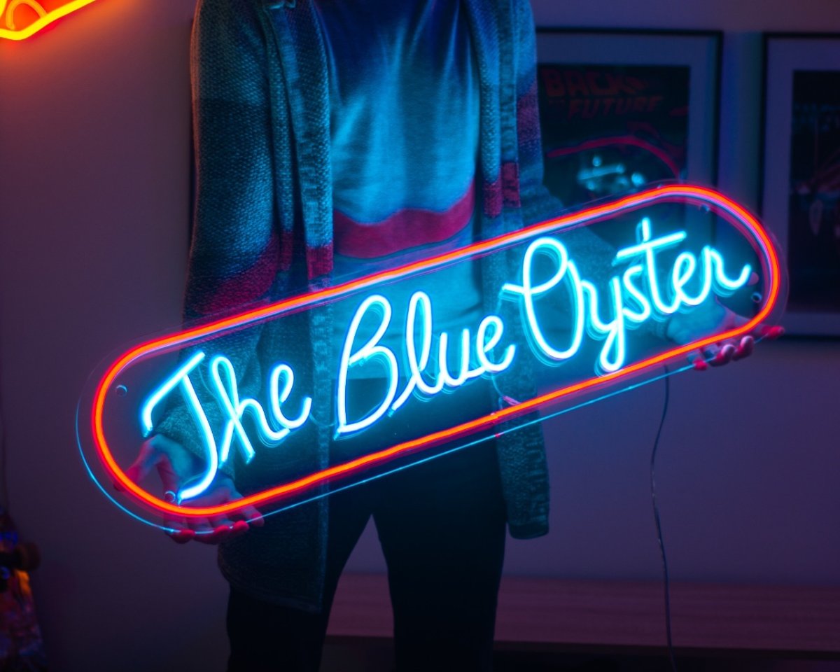 Неоновая вывеска кот