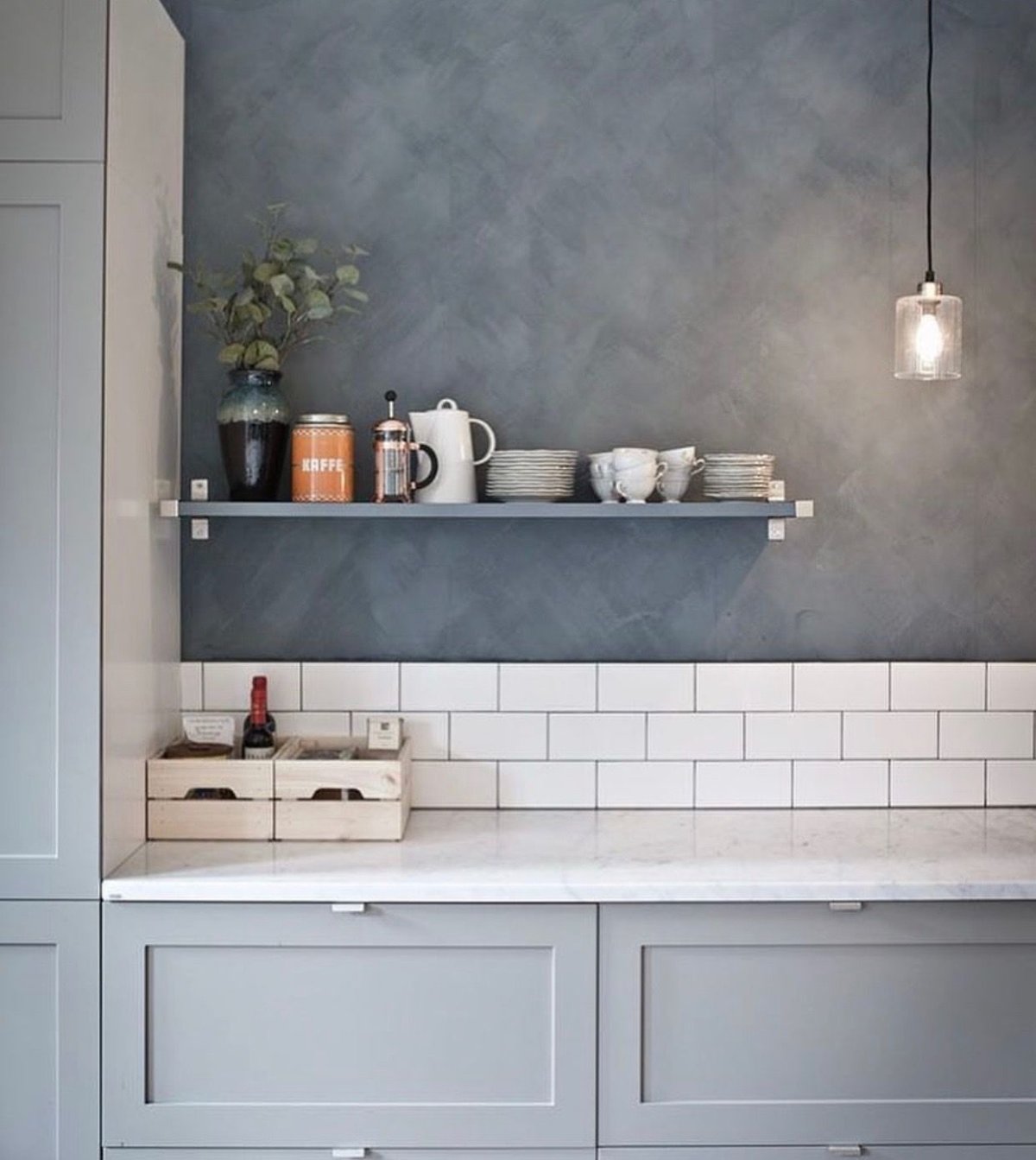 Текстурная краска для кухонного фартука