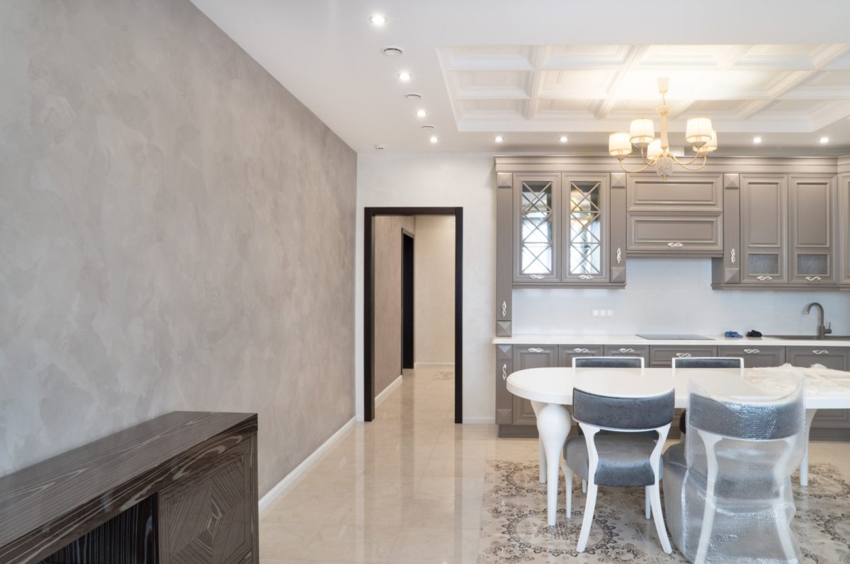Декоративная штукатурка в обеденной зоне