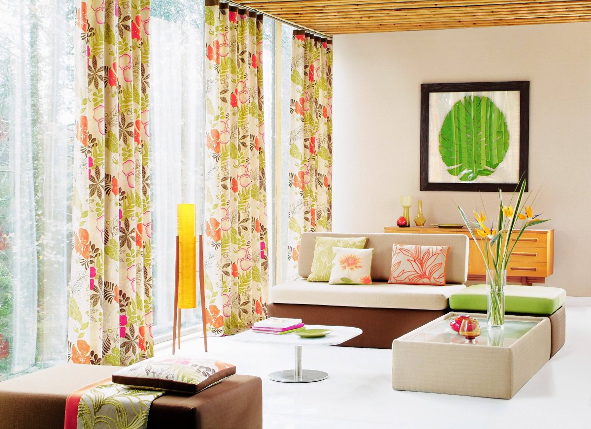 Цветная тюль для спальни