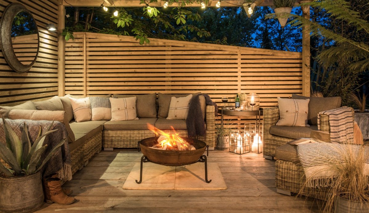 Беседка патио на даче