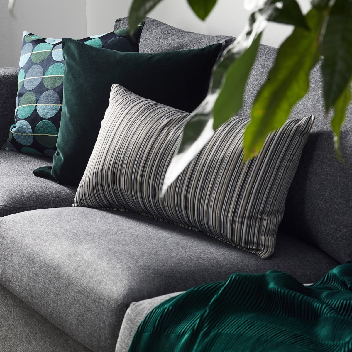 Sanela Санела чехол на подушку, темно-зеленый