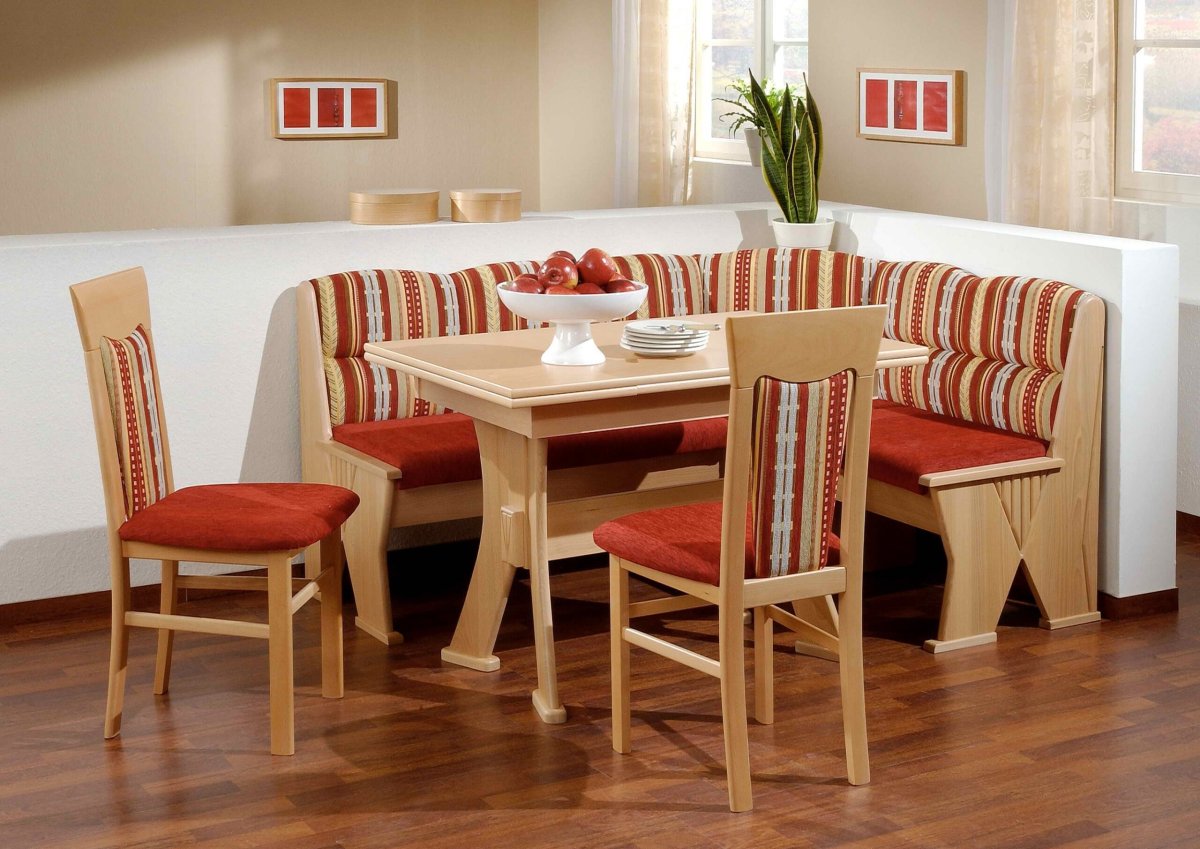 Кухонный уголок деревянный