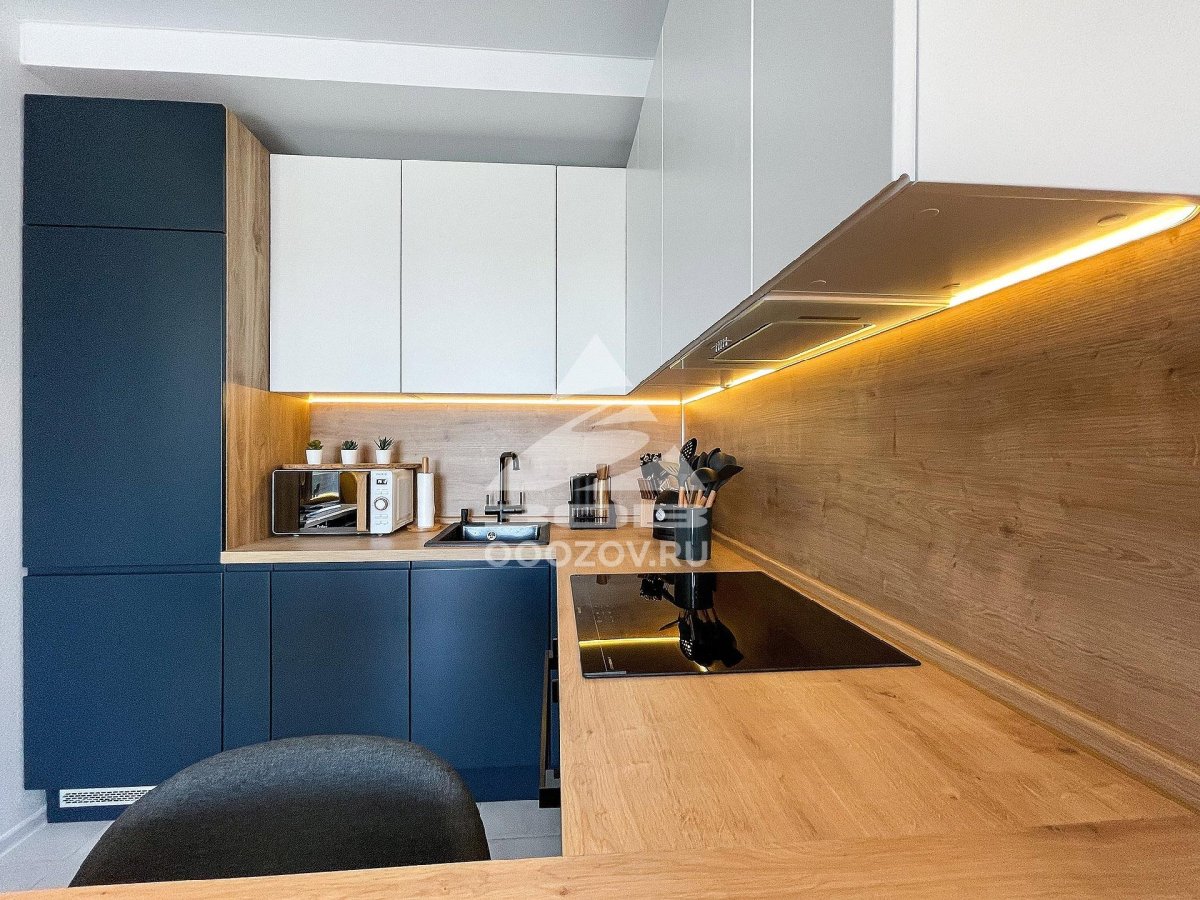 Крашенные матовая кухня следы