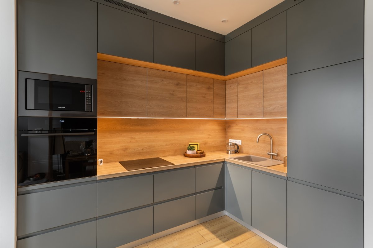 Кухня серо голубая глянец