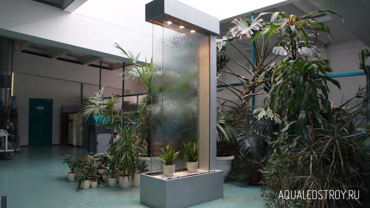 Водопад в зимнем саду