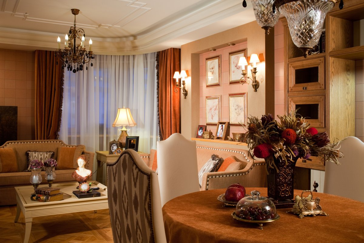 Интерьер гостиной ретро