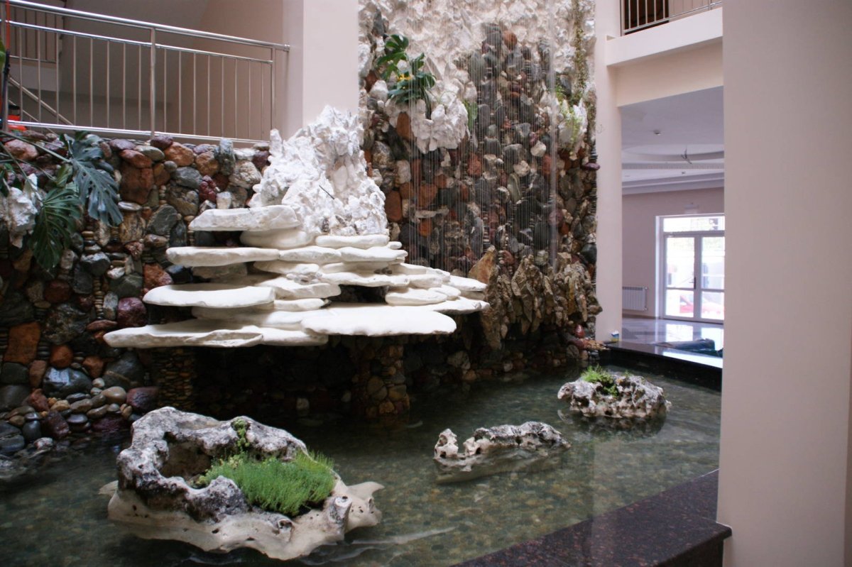 Водопад в интерьере квартиры