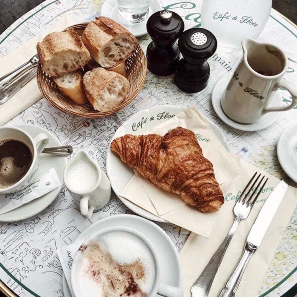 Завтрак в Париже