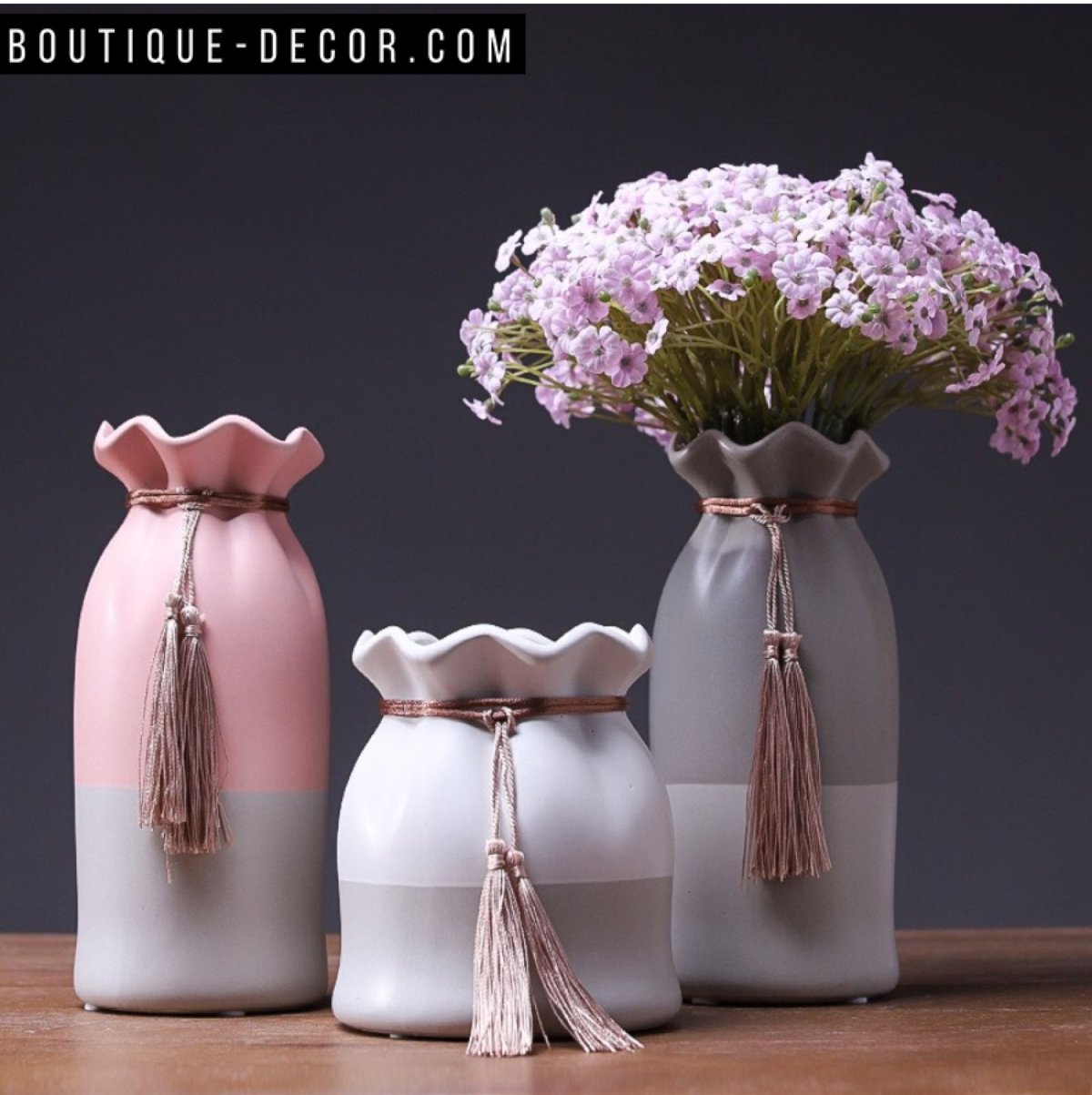 Квадратная ваза с цветами