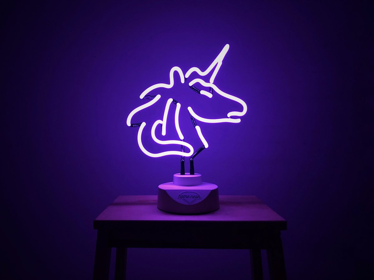 Неоновая комната